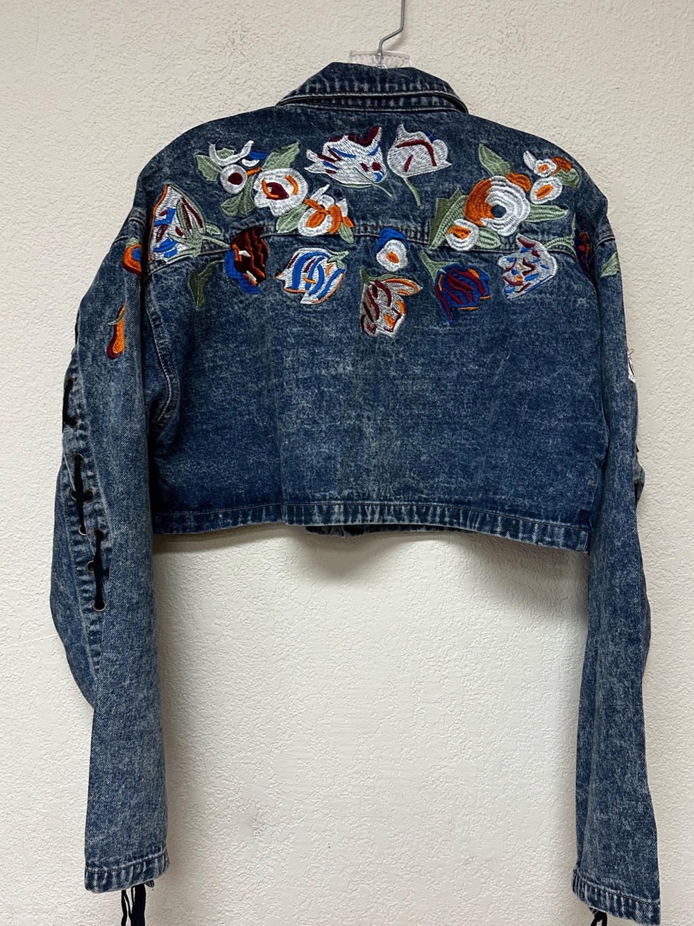 POL Cropped Embroidered Denim Jacket - Blue with Multi Floral size L